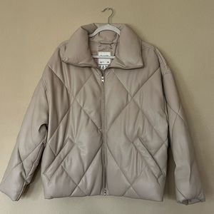 ❌SOLD❌Abercrombie vegan leather puff coat beige